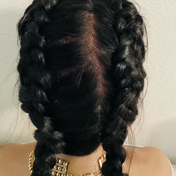 Beautiful Full lace Human Hair wig for Woman 22inch
Free parts Color natural - Picture 2 of 8